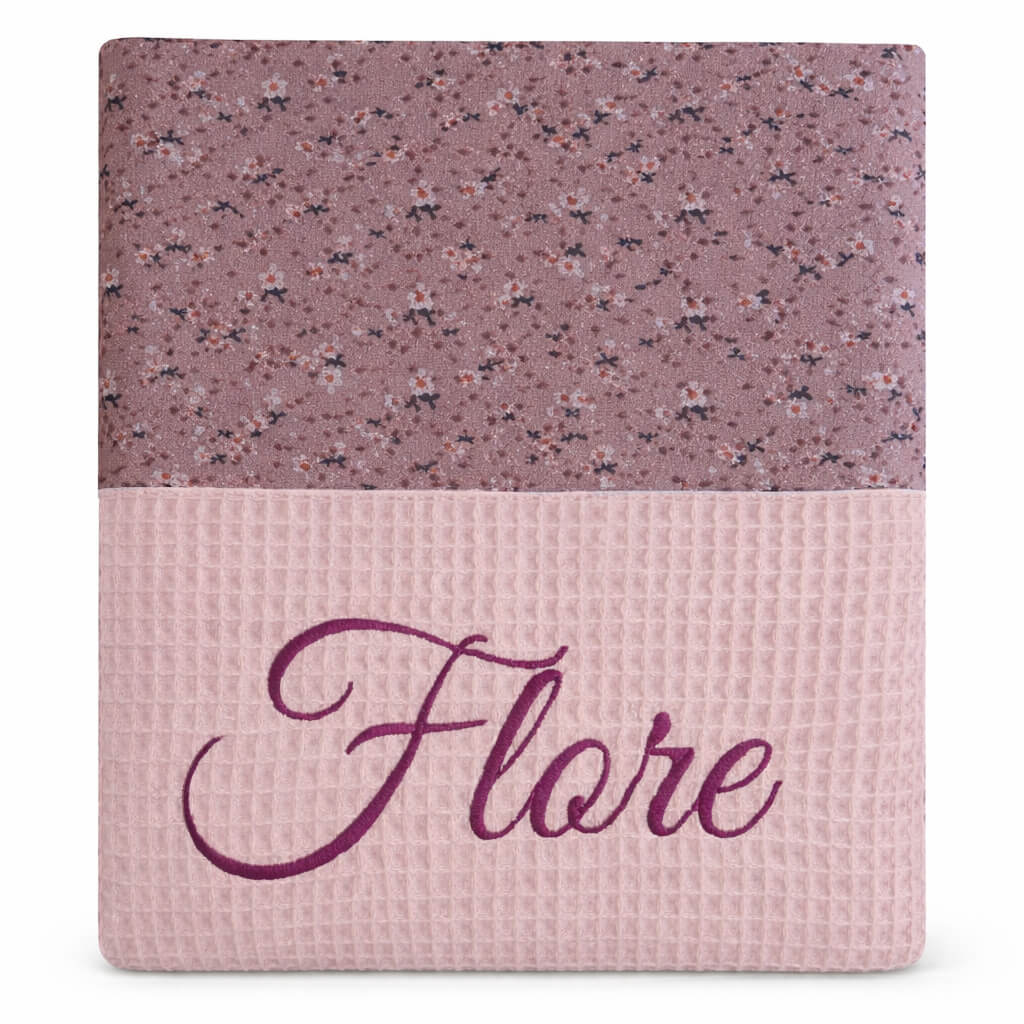 Oud roze dekentje van broderie bloemenstof en wafelstof wieg deken met naam