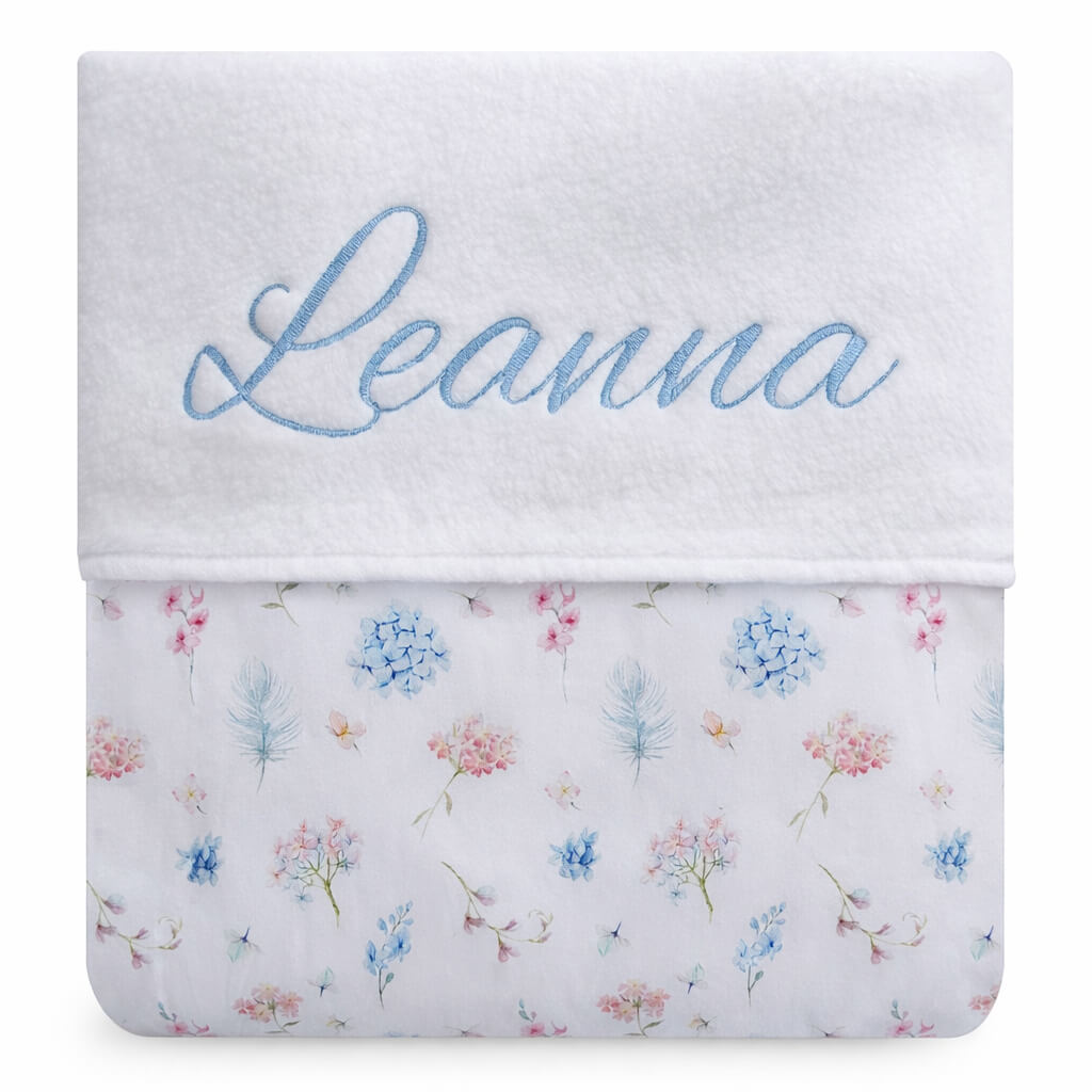 Gepersonaliseerd babydeken met geborduurde naam / Lelie - pluim - hortensia