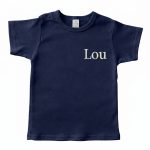 Blauw gepersonaliseerde t-shirt met geborduurde naam - MAAT 110 / 116
