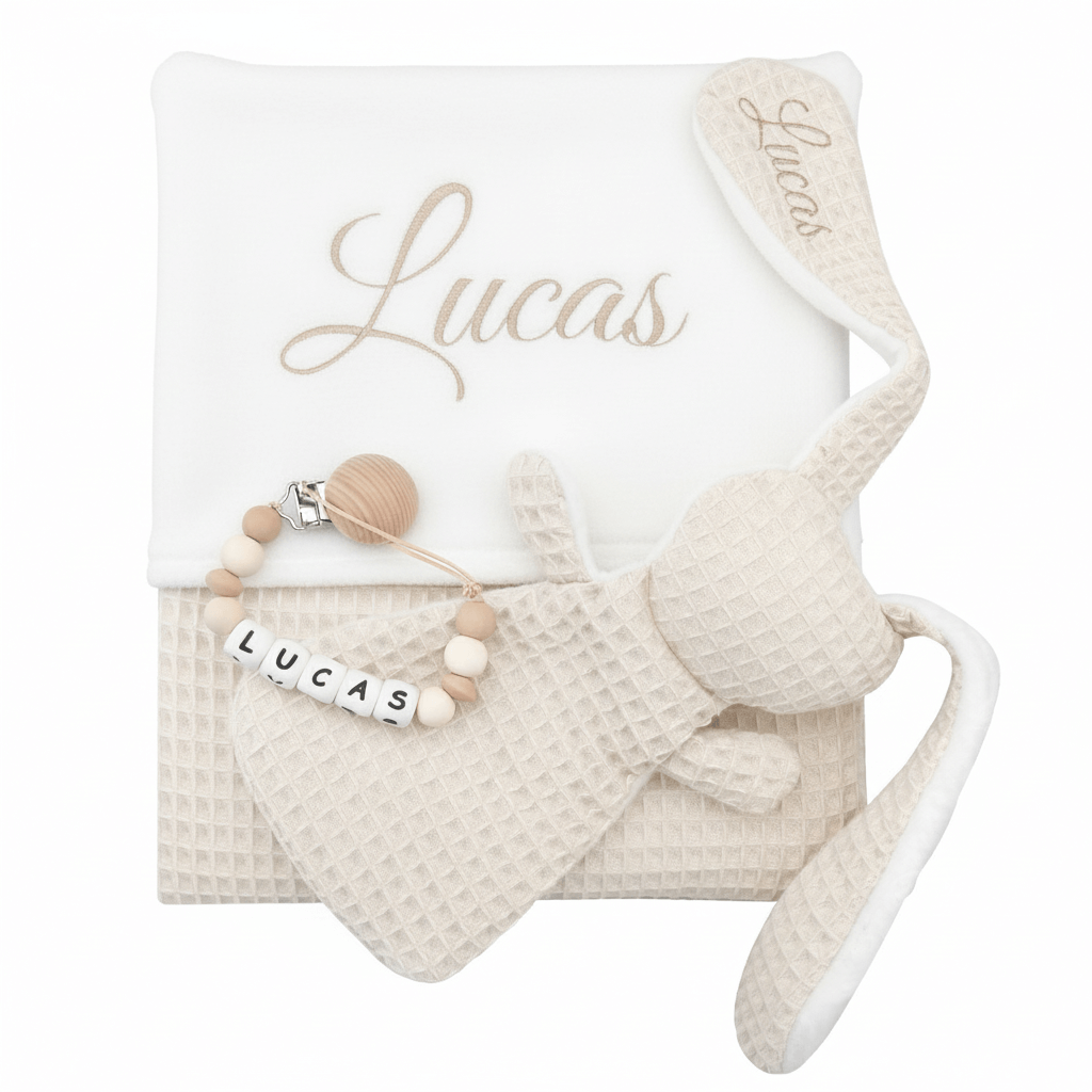 Beige wafeldeken kraampakket babypakket met geborduurde naam – Stel uw set samen: baby deken / knuffel / speenkoord / muts / slab