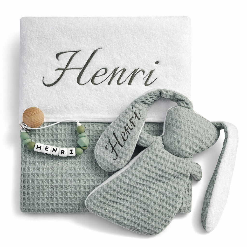 Oud groen kraampakket kraamcadeau met naam – Stel uw set samen: baby deken / knuffel / speenkoord / muts / slab
