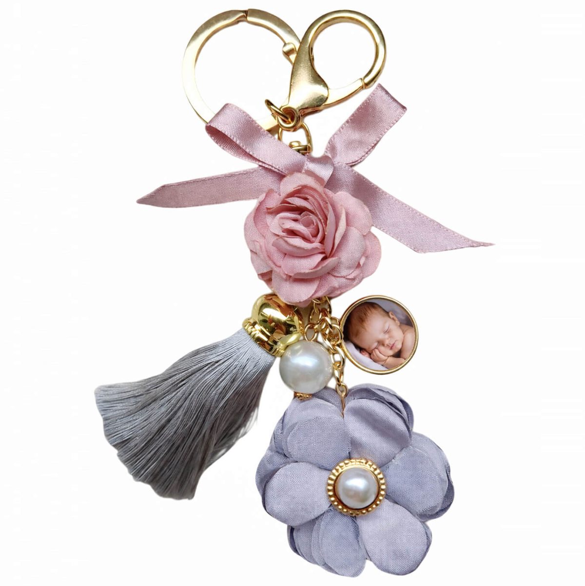 Goudkleurige Gepersonaliseerde Sleutelhanger foto – Luxe Tasbedel met Foto/Tekst, Grijze, roze Bloem & Kwastje – 16 cm