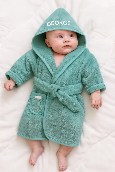 Groene kleuter / peuter / baby badjas met naam geborduurd