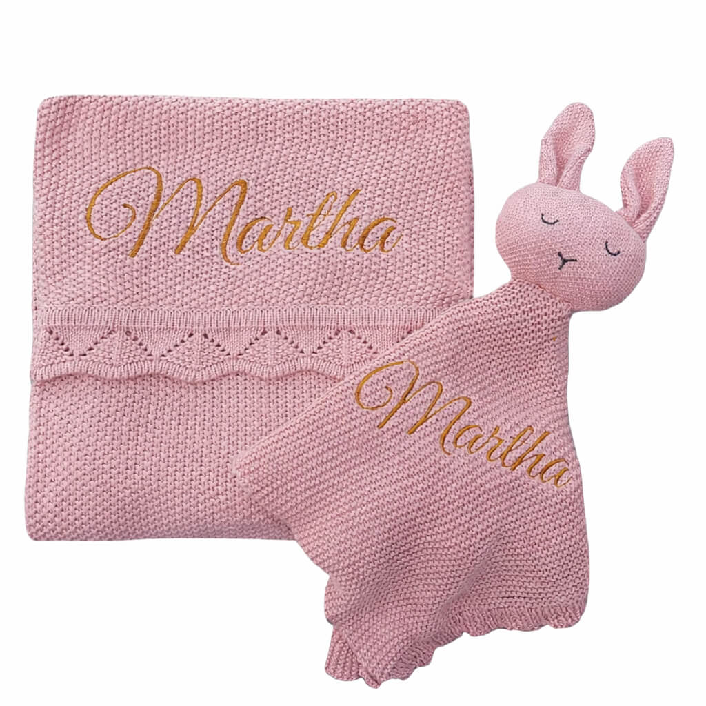 Oud roze gebreid baby deken met naam geborduurd - ruffle - OP = OP