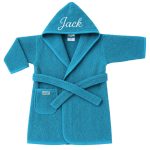 Azuur blauwe baby badjas met naam geborduurd