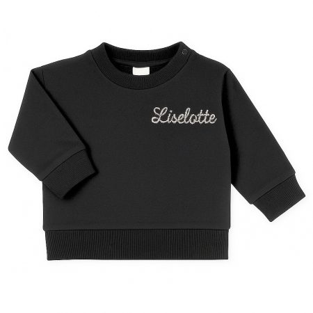Zwarte baby sweater trui met naam geborduurd op de borst - maat 50
