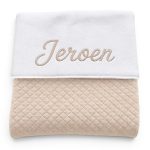 Beige babydeken met naam geborduurd - ruitje